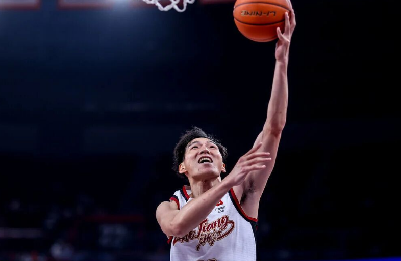 云开体育-59-61超低分！齐麟0分丢绝杀三分新疆惜败浙江 程帅澎19分